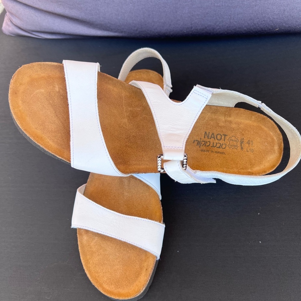 Naot White Tan  Sandals size 41 - Picture 2 of 6